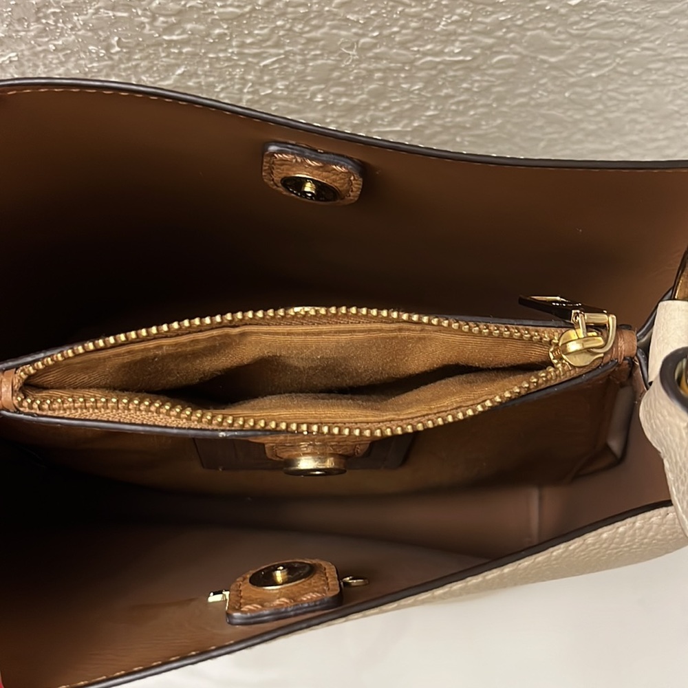 Purse - Picture 5 of 7